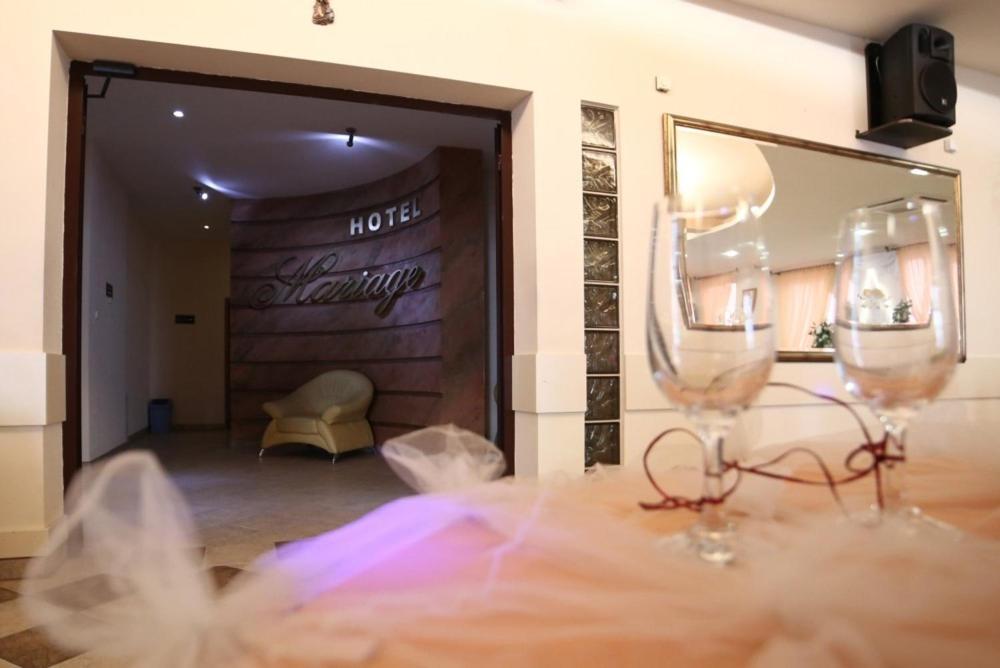 Hotel Mariage 와슈초바 외부 사진